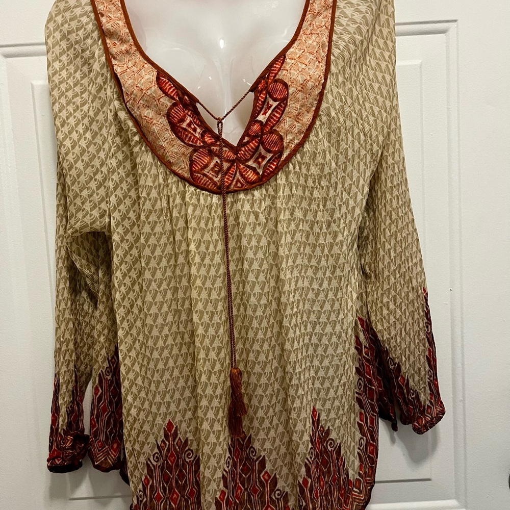 Elegant Beige and Red Women's blouse.From the renowned Lucky brand, long sleeves - Picture 3 of 15